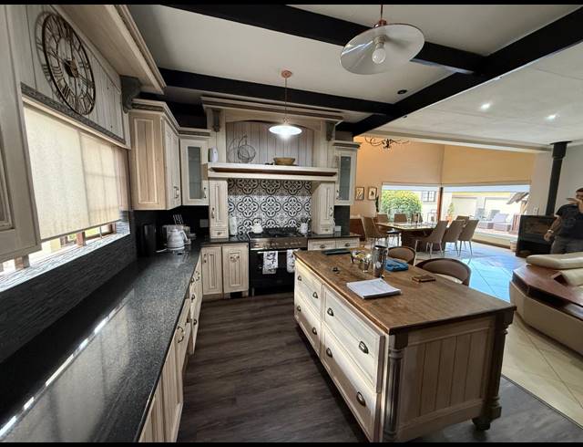 4 BEDROOM GATED ESTATE FOR SALE IN VANDERBIJLPARK SE 8